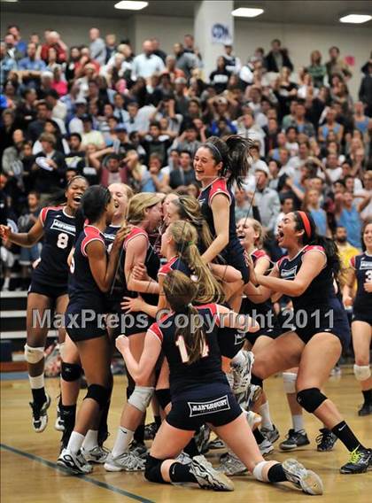 Thumbnail 1 in Corona del Mar vs. Marymount (CIF SS D1A Final) photogallery.