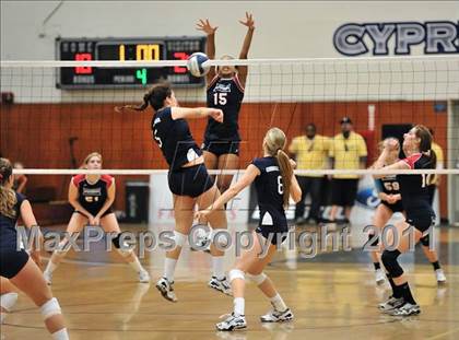 Thumbnail 1 in Corona del Mar vs. Marymount (CIF SS D1A Final) photogallery.