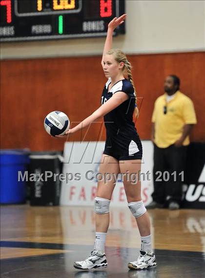 Thumbnail 3 in Corona del Mar vs. Marymount (CIF SS D1A Final) photogallery.
