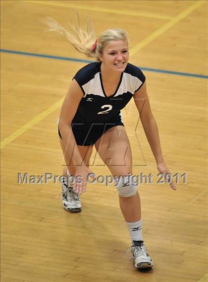 Thumbnail 1 in Corona del Mar vs. Marymount (CIF SS D1A Final) photogallery.