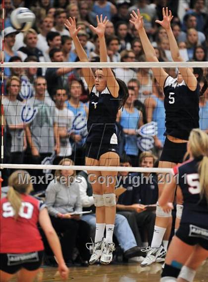 Thumbnail 1 in Corona del Mar vs. Marymount (CIF SS D1A Final) photogallery.