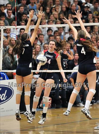 Thumbnail 1 in Corona del Mar vs. Marymount (CIF SS D1A Final) photogallery.