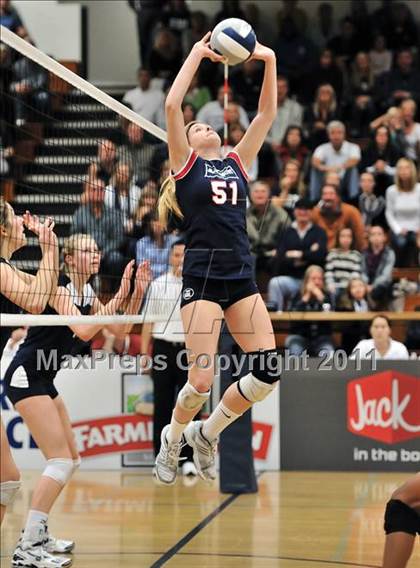 Thumbnail 2 in Corona del Mar vs. Marymount (CIF SS D1A Final) photogallery.