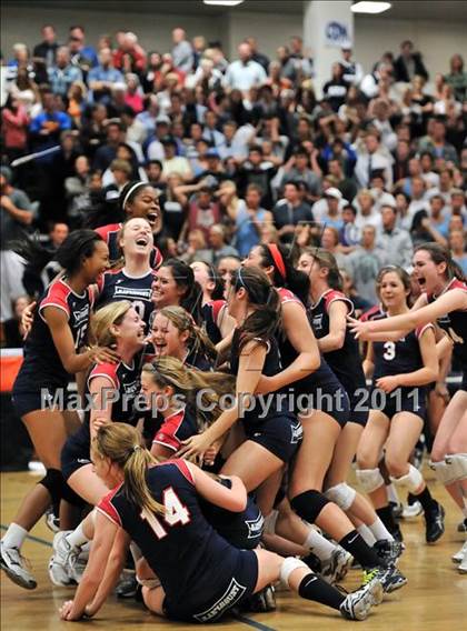 Thumbnail 2 in Corona del Mar vs. Marymount (CIF SS D1A Final) photogallery.