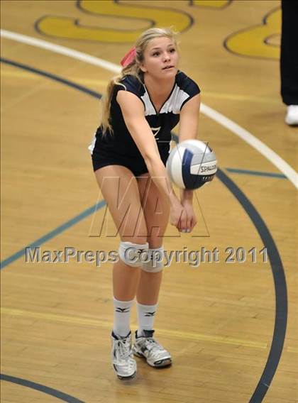 Thumbnail 3 in Corona del Mar vs. Marymount (CIF SS D1A Final) photogallery.