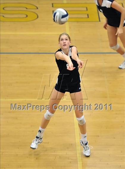 Thumbnail 3 in Corona del Mar vs. Marymount (CIF SS D1A Final) photogallery.