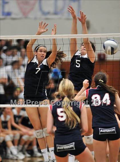 Thumbnail 3 in Corona del Mar vs. Marymount (CIF SS D1A Final) photogallery.