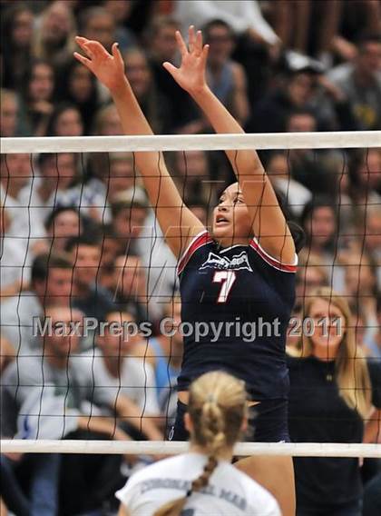 Thumbnail 1 in Corona del Mar vs. Marymount (CIF SS D1A Final) photogallery.