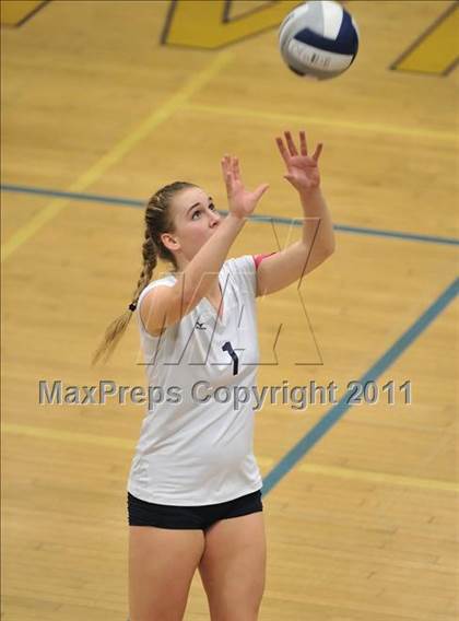 Thumbnail 2 in Corona del Mar vs. Marymount (CIF SS D1A Final) photogallery.