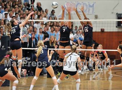 Thumbnail 1 in Corona del Mar vs. Marymount (CIF SS D1A Final) photogallery.