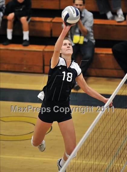 Thumbnail 1 in Corona del Mar vs. Marymount (CIF SS D1A Final) photogallery.