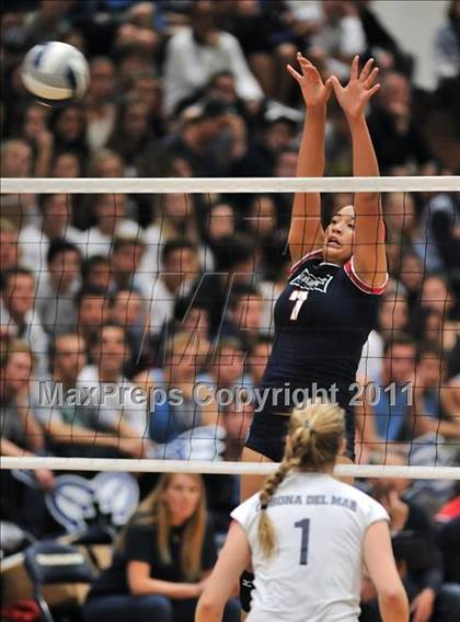 Thumbnail 3 in Corona del Mar vs. Marymount (CIF SS D1A Final) photogallery.