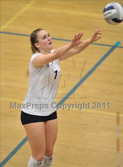 Thumbnail 3 in Corona del Mar vs. Marymount (CIF SS D1A Final) photogallery.