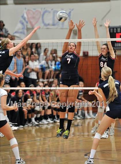 Thumbnail 1 in Corona del Mar vs. Marymount (CIF SS D1A Final) photogallery.