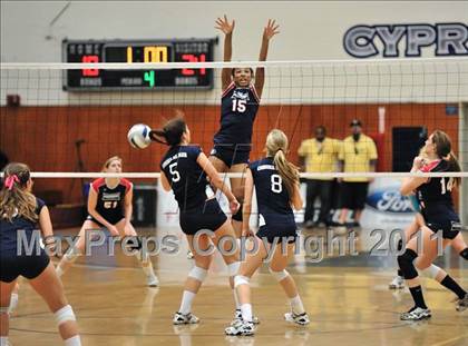 Thumbnail 2 in Corona del Mar vs. Marymount (CIF SS D1A Final) photogallery.