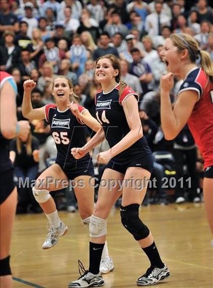 Thumbnail 1 in Corona del Mar vs. Marymount (CIF SS D1A Final) photogallery.