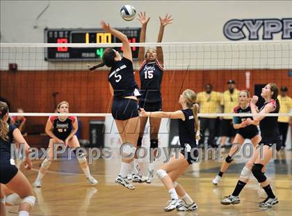 Thumbnail 3 in Corona del Mar vs. Marymount (CIF SS D1A Final) photogallery.