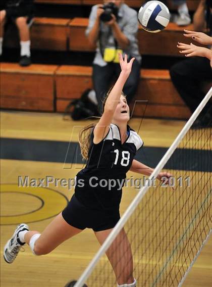 Thumbnail 2 in Corona del Mar vs. Marymount (CIF SS D1A Final) photogallery.