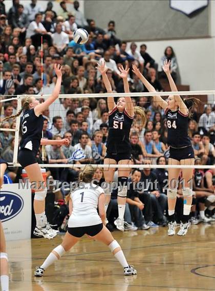 Thumbnail 3 in Corona del Mar vs. Marymount (CIF SS D1A Final) photogallery.