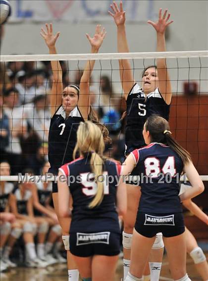 Thumbnail 1 in Corona del Mar vs. Marymount (CIF SS D1A Final) photogallery.