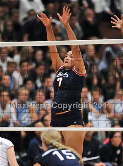 Thumbnail 3 in Corona del Mar vs. Marymount (CIF SS D1A Final) photogallery.