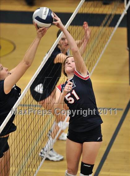 Thumbnail 3 in Corona del Mar vs. Marymount (CIF SS D1A Final) photogallery.