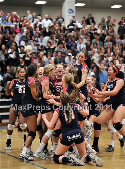 Thumbnail 3 in Corona del Mar vs. Marymount (CIF SS D1A Final) photogallery.