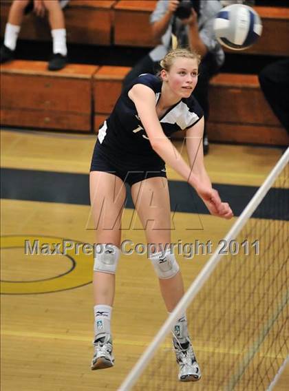 Thumbnail 1 in Corona del Mar vs. Marymount (CIF SS D1A Final) photogallery.
