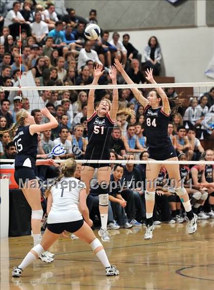 Thumbnail 1 in Corona del Mar vs. Marymount (CIF SS D1A Final) photogallery.