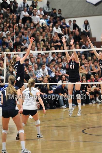 Thumbnail 1 in Corona del Mar vs. Marymount (CIF SS D1A Final) photogallery.