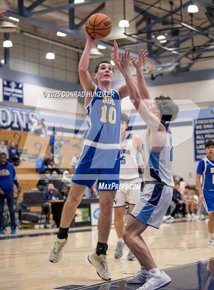 Thumbnail 1 in Muir @ Crescenta Valley photogallery.