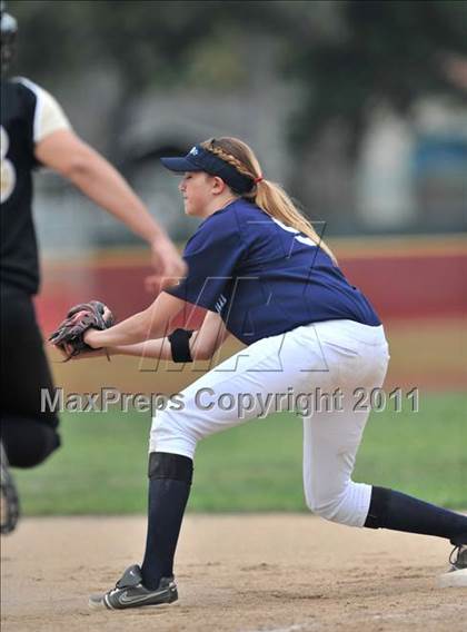 Thumbnail 2 in Corona del Mar vs. Calabasas (Whittier Tournament) photogallery.