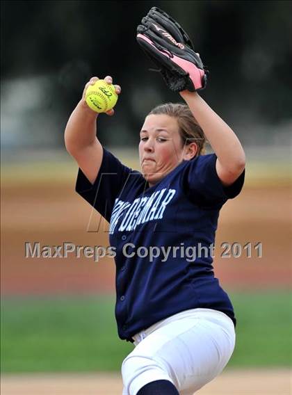 Thumbnail 3 in Corona del Mar vs. Calabasas (Whittier Tournament) photogallery.