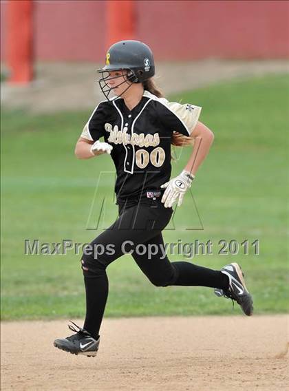 Thumbnail 2 in Corona del Mar vs. Calabasas (Whittier Tournament) photogallery.