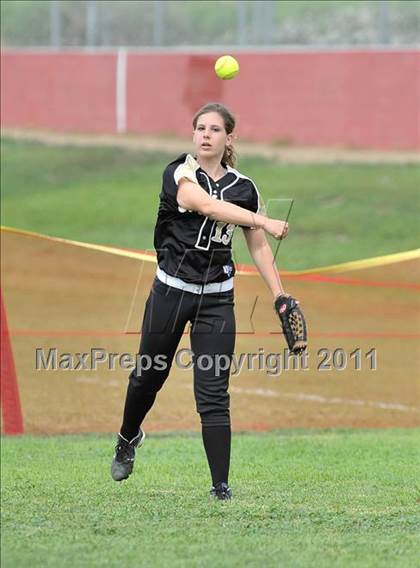 Thumbnail 1 in Corona del Mar vs. Calabasas (Whittier Tournament) photogallery.