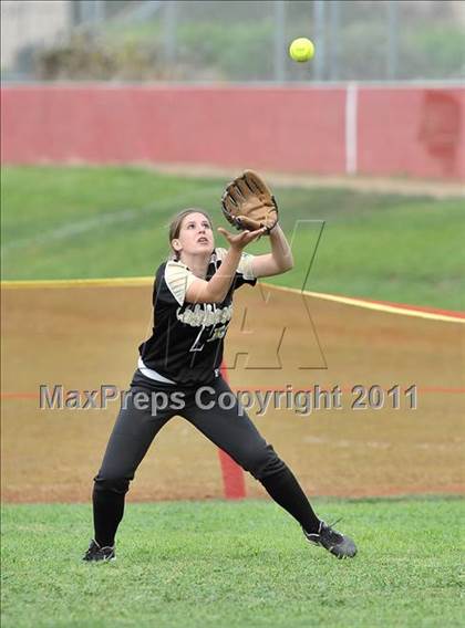 Thumbnail 1 in Corona del Mar vs. Calabasas (Whittier Tournament) photogallery.