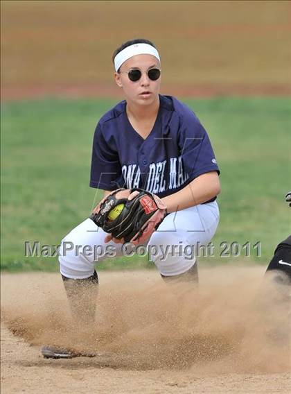 Thumbnail 3 in Corona del Mar vs. Calabasas (Whittier Tournament) photogallery.
