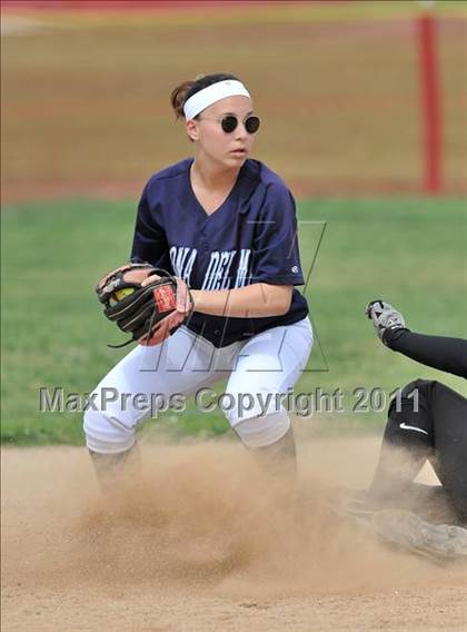 Thumbnail 1 in Corona del Mar vs. Calabasas (Whittier Tournament) photogallery.