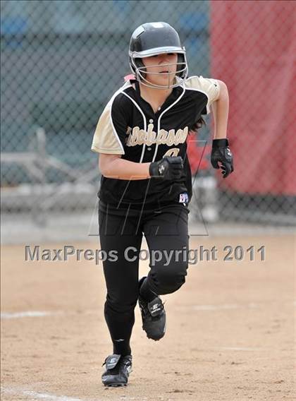 Thumbnail 3 in Corona del Mar vs. Calabasas (Whittier Tournament) photogallery.