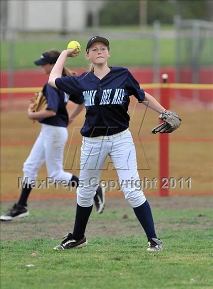 Thumbnail 3 in Corona del Mar vs. Calabasas (Whittier Tournament) photogallery.