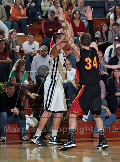 Thumbnail 3 in Daniel Boone vs. Jefferson County (R1AAA Region Quarterfinals) photogallery.
