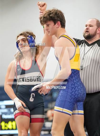 Thumbnail 2 in Lewisburg vs Olive Branch photogallery.