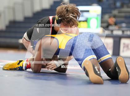 Thumbnail 3 in Lewisburg vs Olive Branch photogallery.