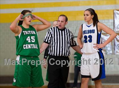 Thumbnail 1 in Centerville vs. Triton Central photogallery.
