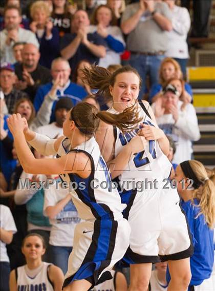 Thumbnail 2 in Centerville vs. Triton Central photogallery.