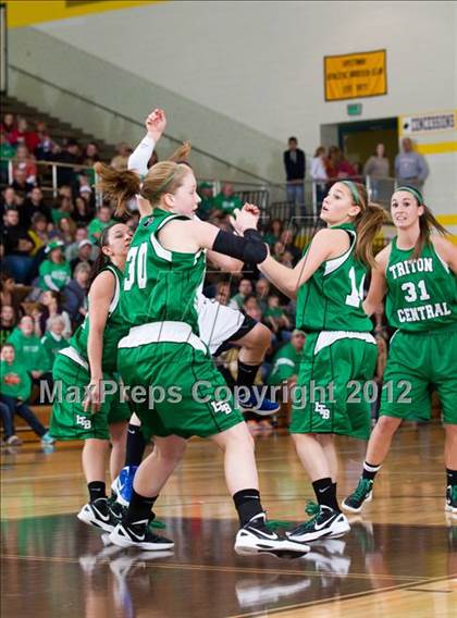 Thumbnail 3 in Centerville vs. Triton Central photogallery.