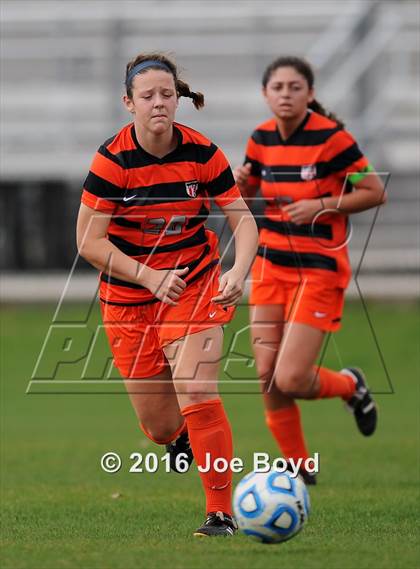 Thumbnail 2 in Hoover vs. McGill-Toolen (Southern Invitational Shootout 2016) photogallery.
