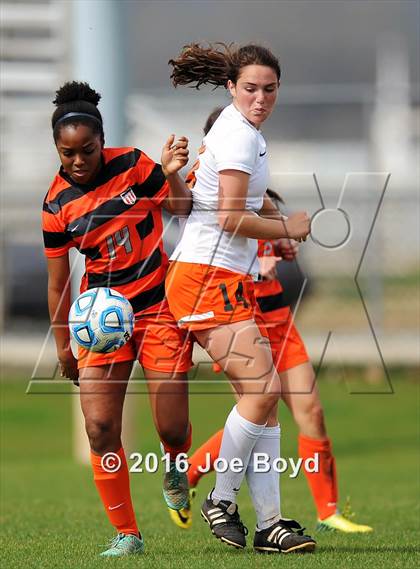 Thumbnail 3 in Hoover vs. McGill-Toolen (Southern Invitational Shootout 2016) photogallery.