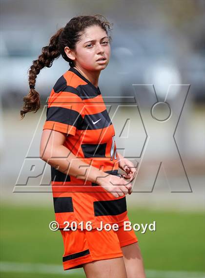 Thumbnail 1 in Hoover vs. McGill-Toolen (Southern Invitational Shootout 2016) photogallery.