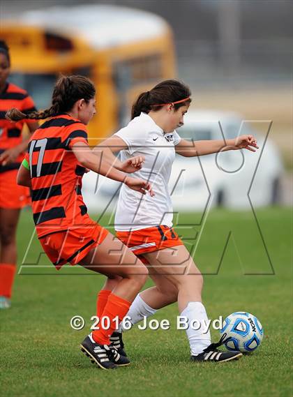 Thumbnail 1 in Hoover vs. McGill-Toolen (Southern Invitational Shootout 2016) photogallery.